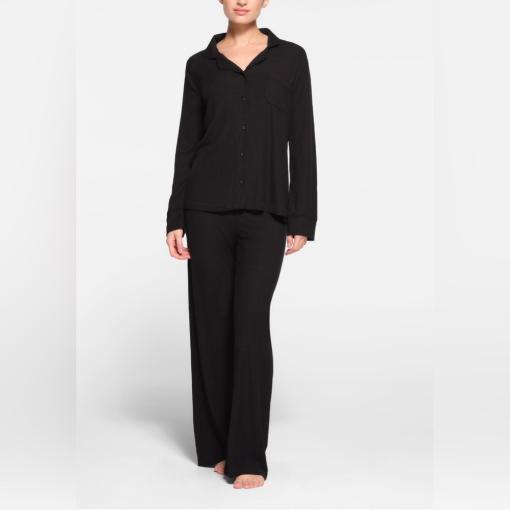 SKIMS Soft Lounge Sleep Set in Onyx